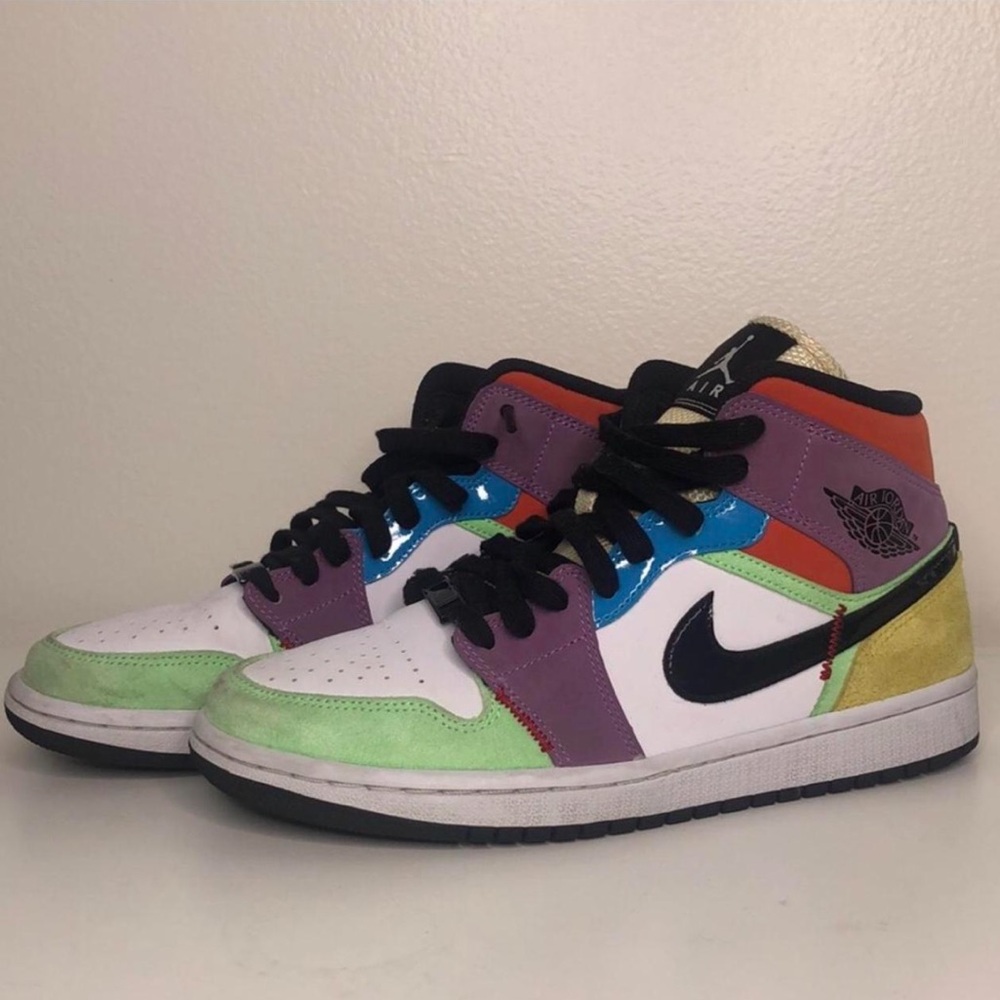 2020 Air Jordan 1 Mid SE “LightBulb” sneaker